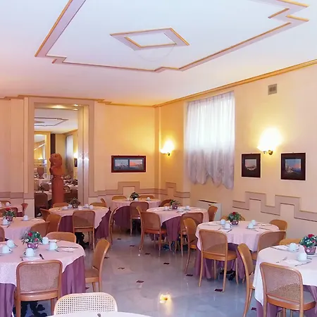 Nuovo Rebecchino Hotell Neapel