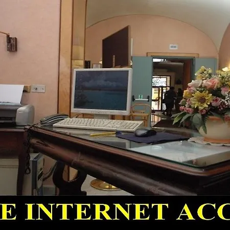 ホテル ヌオーヴォ レベッキーノ ナポリ